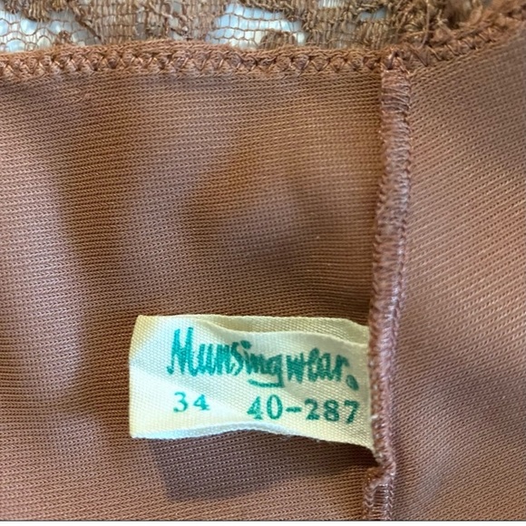 Vintage 60s brown full slip lace trim accordion fold bust Munsingwear Sz 34 - Picture 7 of 8